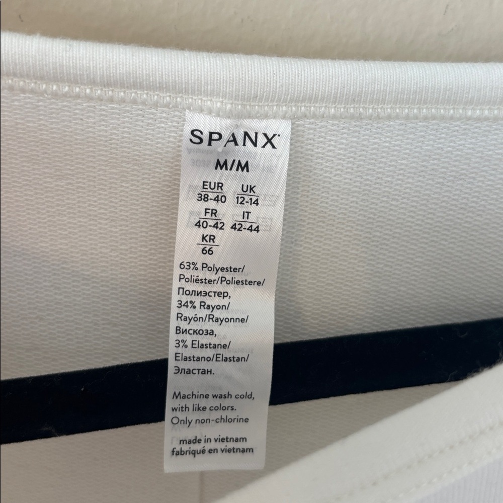 Spanx Stretch Dolman Sleeve 3/4 Sleeve Top - Picture 2 of 7